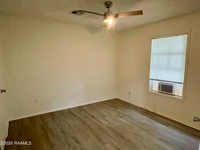 Foto del edificio - 391 W Railroad Ave
