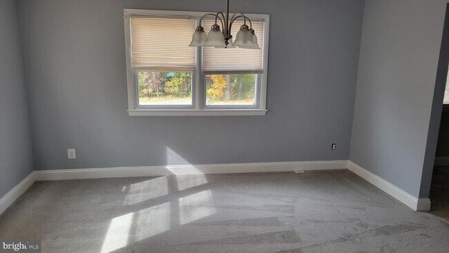 Foto del edificio - 29620 Whalen Rd