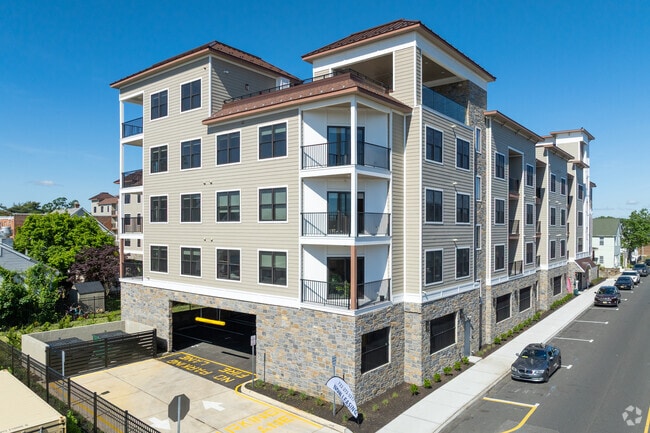 Building Photo - The Willow at Long Branch