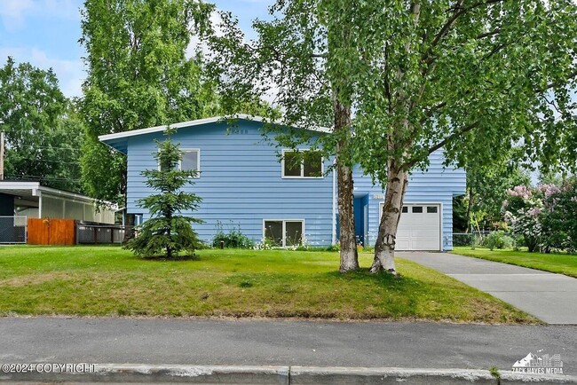 Building Photo - Newly Updated 4 Bedroom UMED Home!