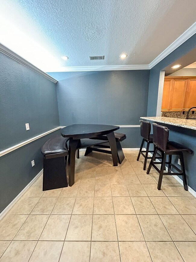 Foto del edificio - Pet Friendly! Campus View North #101