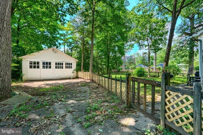 Foto del edificio - 720 Dryden Dr