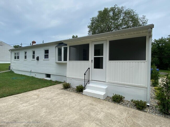 Building Photo - 338 Birch Bark Dr