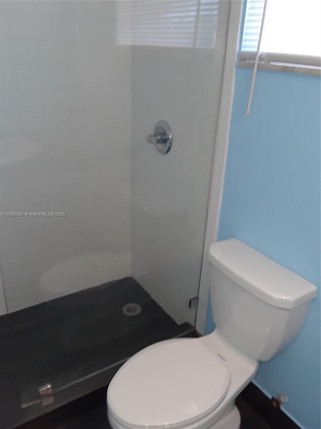 Foto del edificio - 685 NE 85th St