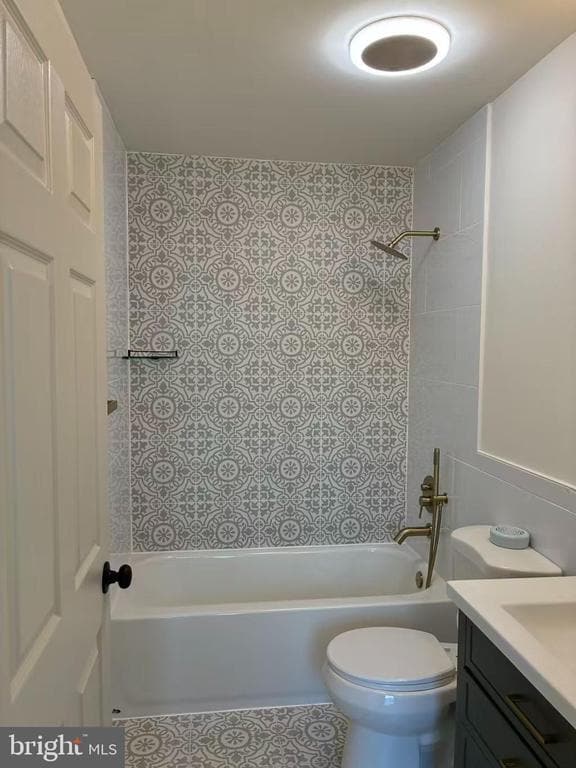 Building Photo - 44 Reading Ave