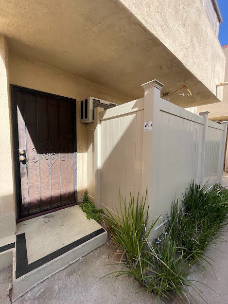 Primary Photo - 2256 Fox Hills Dr