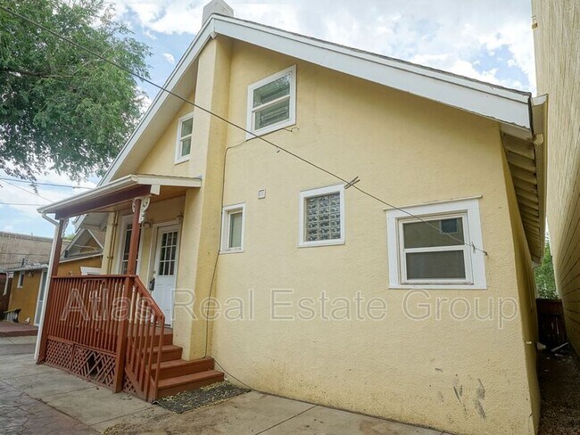 Building Photo - 2718 W Colorado Ave