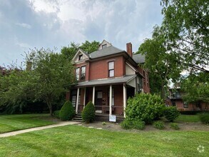 Building Photo - 877 Dennison Ave