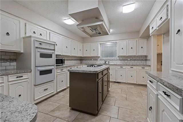 Building Photo - 3317 Bouvier St