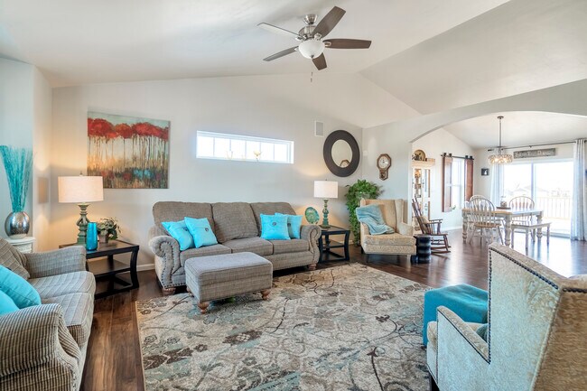 Family Room - 478 Madeline Ln