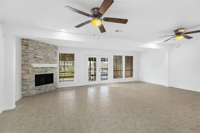 Foto del edificio - 807 Paradise Ln
