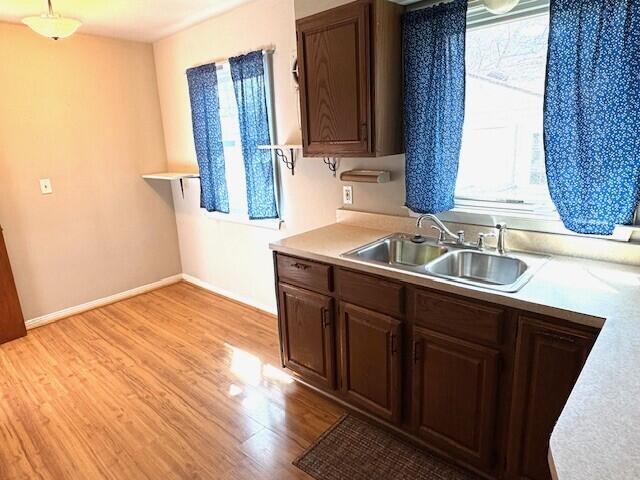 Building Photo - 907 Bruce St