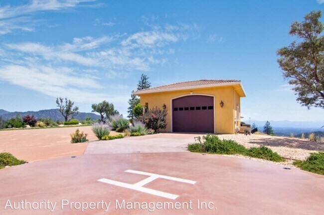 Building Photo - 11333 S Fork Lookout Rd