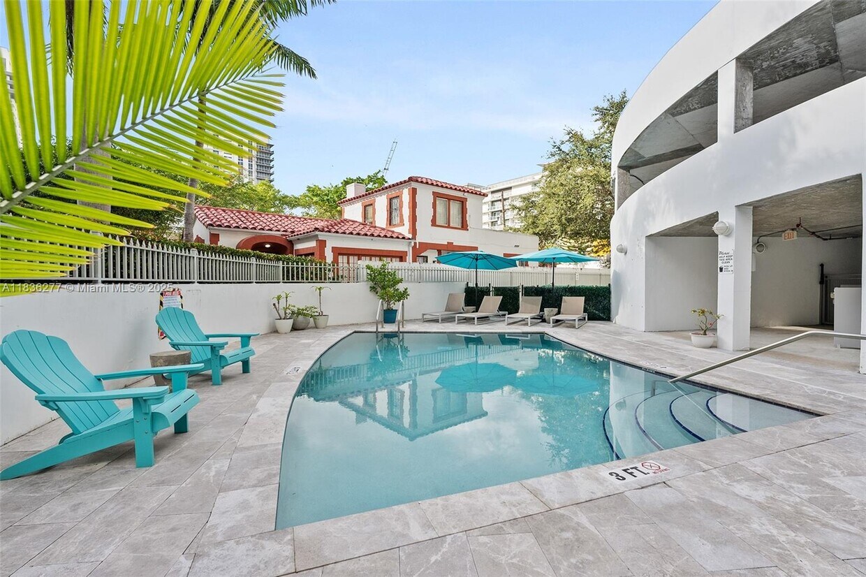 Foto principal - 455 NE 25th St