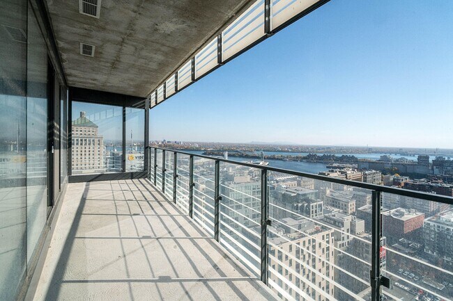 Building Photo - 720 Rue Saint-Jacques