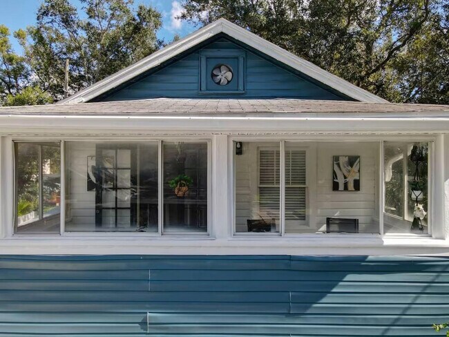 Building Photo - 1829 Hollenbeck Dr