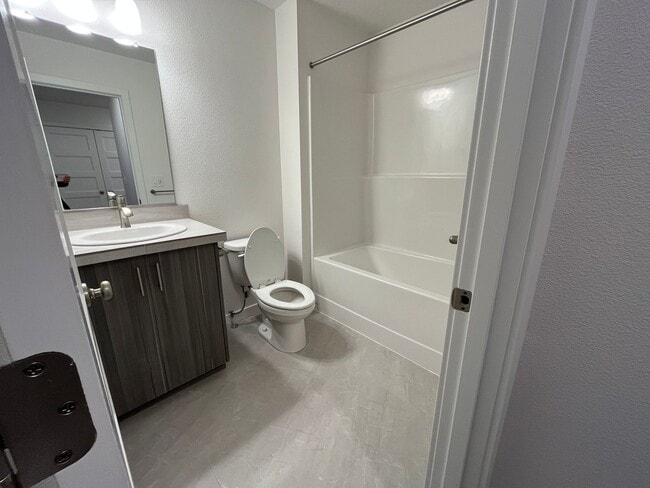 Foto del edificio - 1550 E 3rd St