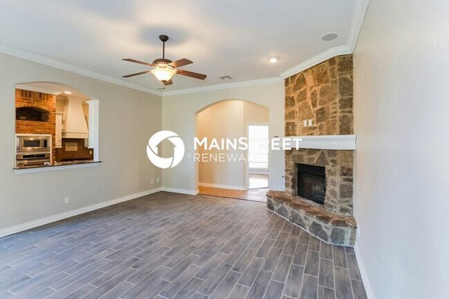 Foto del edificio - 4 Bedroom Pet-Friendly Home in Edmond, OK with Main Street Renewal