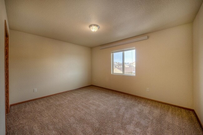 Building Photo - Auburn Hills