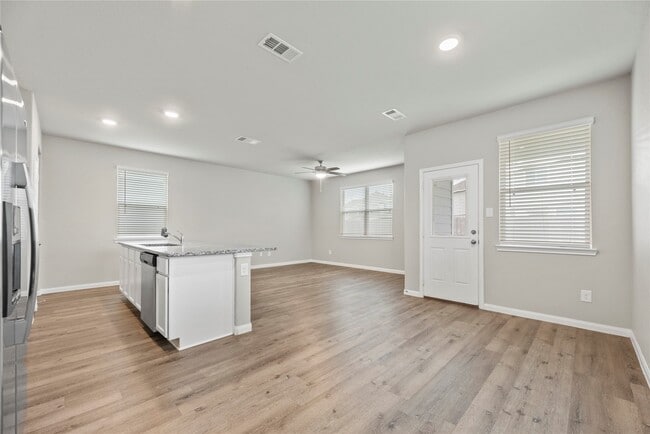 Building Photo - 22211 Grand Majestic Dr