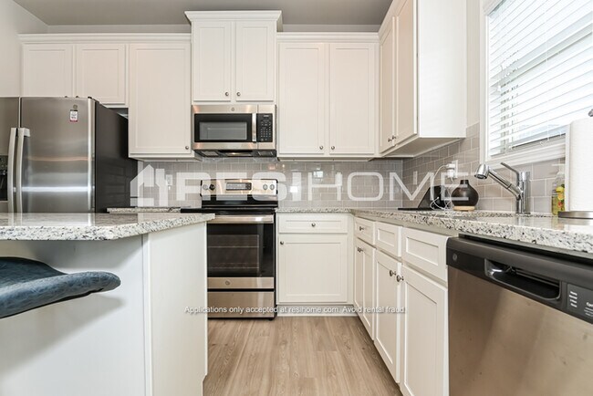 Foto del edificio - 501 Fiery Warbler St