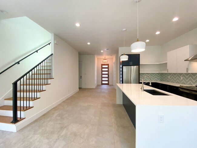 Foto del edificio - New Construction Government Hill 3/3.5 with a garage