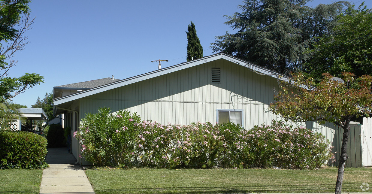 Building Photo - Mendocino Apartments