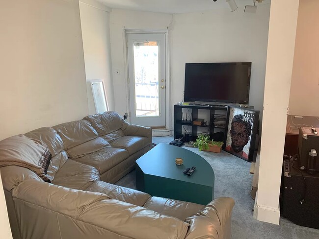 Building Photo - 1732 Linden Ave