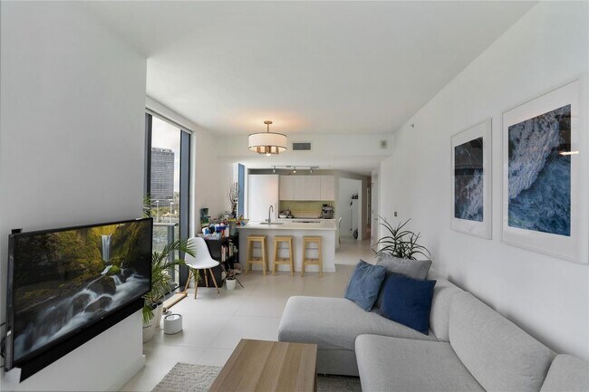 Foto del edificio - 501 NE 31st St