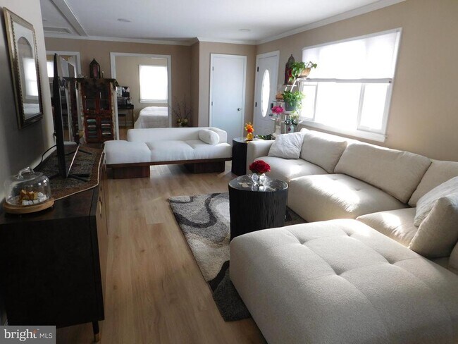 Building Photo - 6421 Inwood Dr