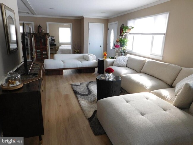 Foto del edificio - 6421 Inwood Dr