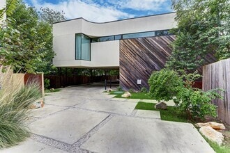Building Photo - 1713 Bluebonnet Ln