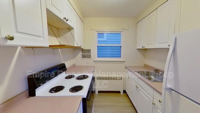 Building Photo - 31 Parkwood St