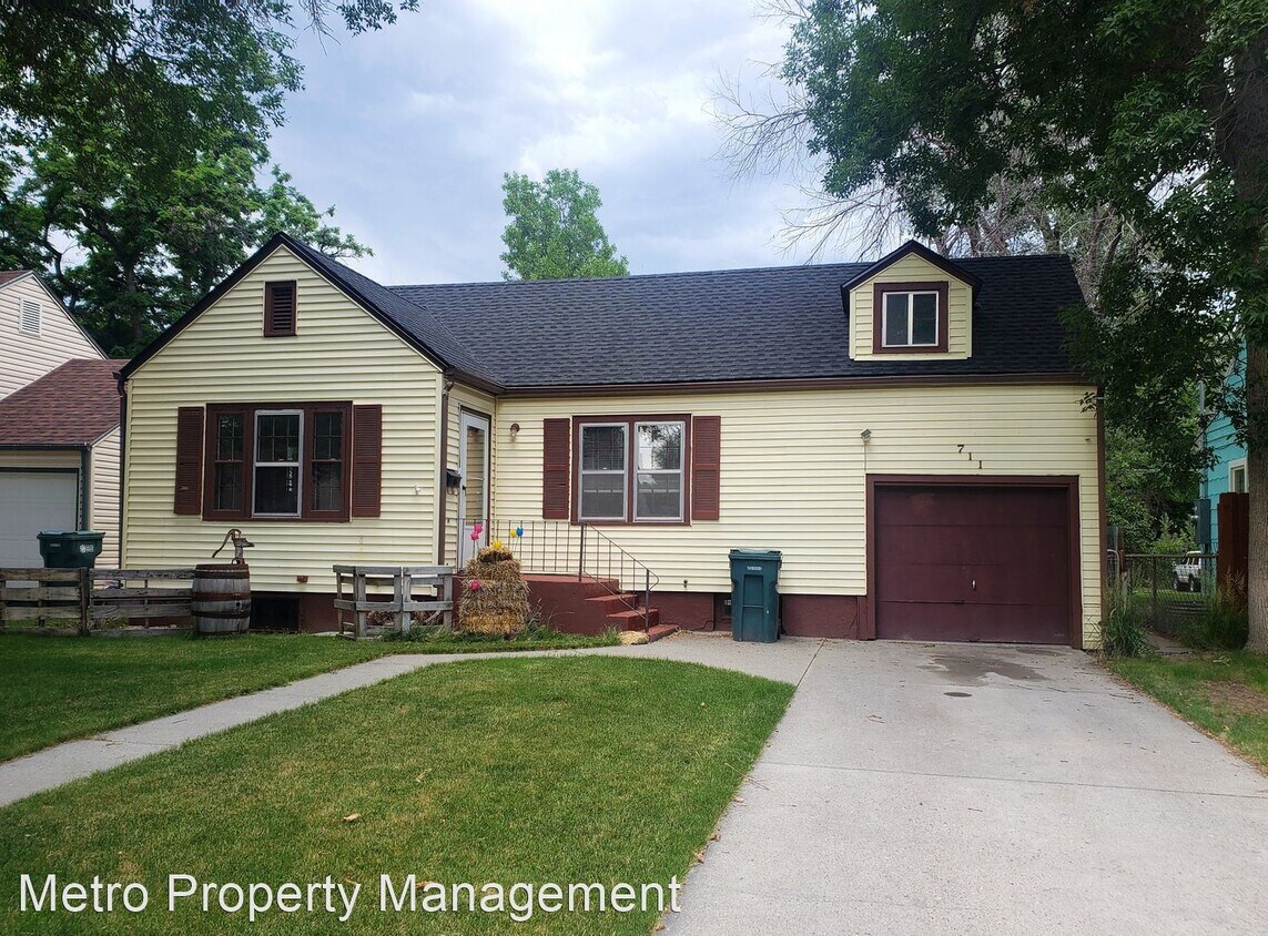 Primary Photo - 2 br, 2 bath House - 711 Yellowstone Ave.