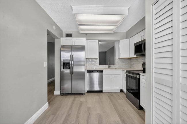 Photo - 14527 Bonaire Blvd Apartment