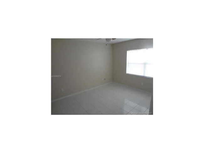 Building Photo - 2635 W 67th Pl