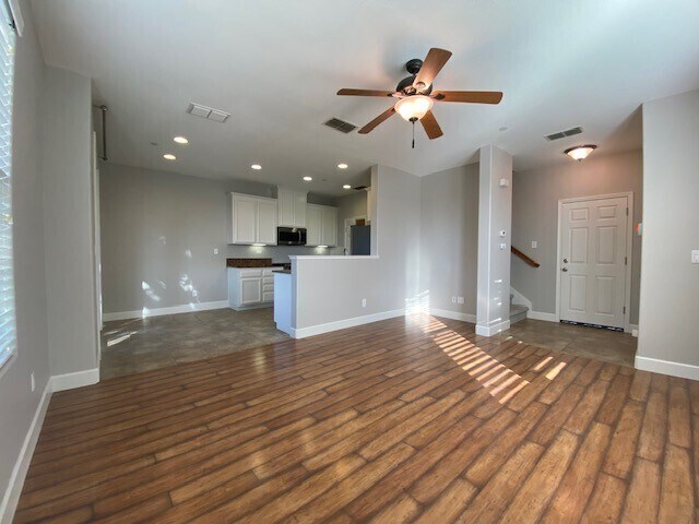 Building Photo - Charming 3bd/2ba Home in Arroyo Vista Comm...
