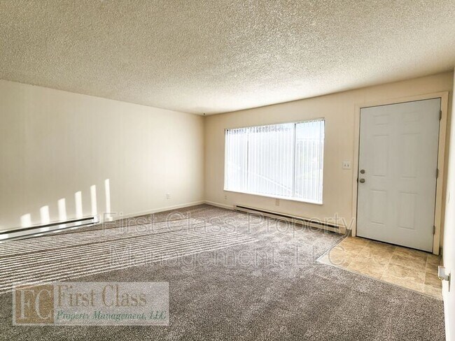 Foto del edificio - 10337 SW Laurel Rd