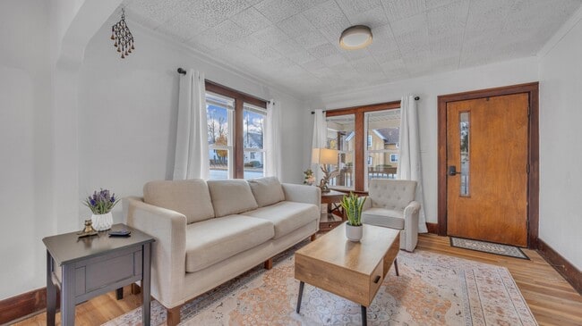 Foto del edificio - 715 N 14th St