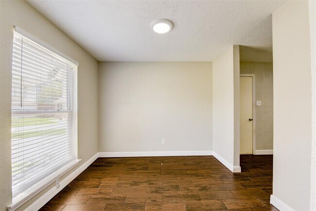 Building Photo - 7630 Andiron Cir
