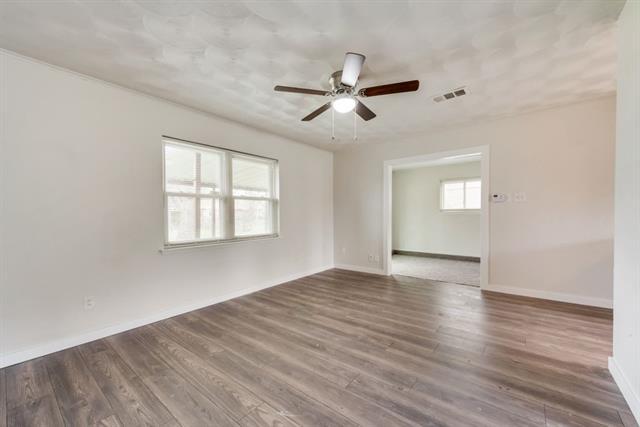 Foto del edificio - 503 Birchwood Cir