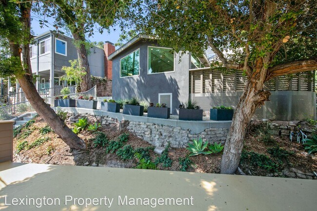 Foto del edificio - 3 br, 3 bath House - 16453 Akron Street