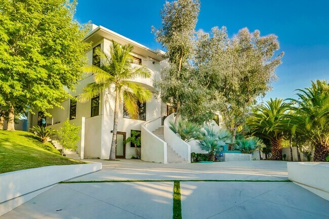 Foto del edificio - 4990 Mecca Ave