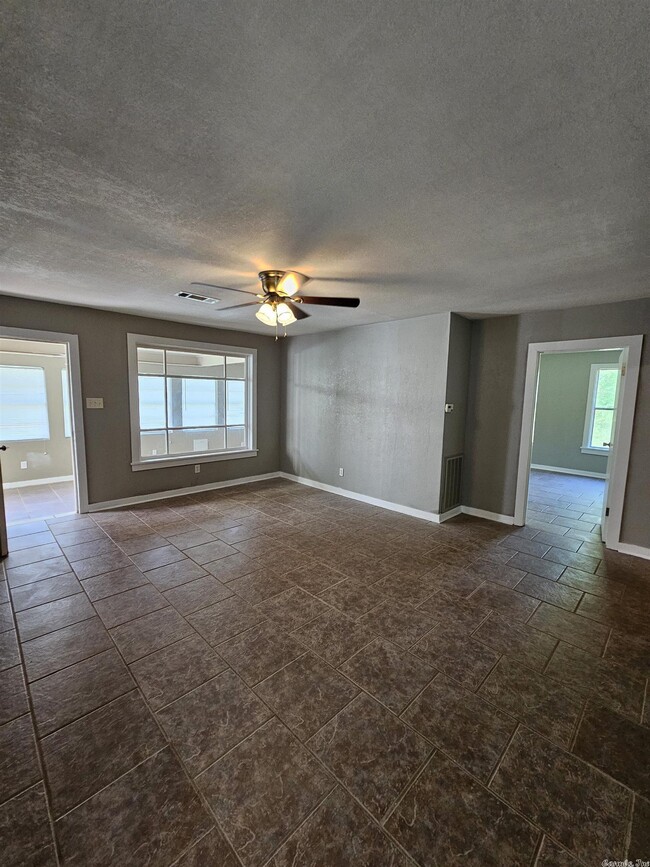 Building Photo - 13716 W Sardis Rd