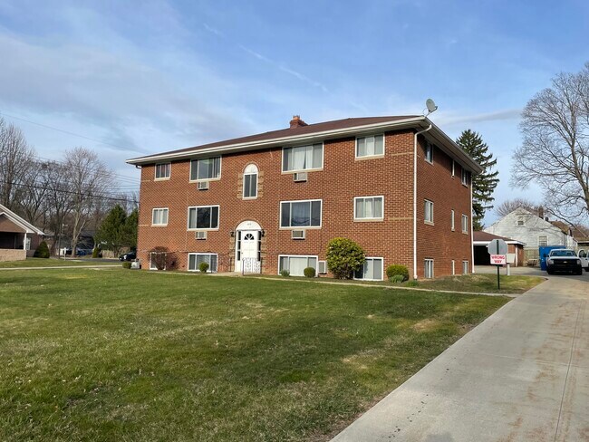 Building Photo - 336 N Main St