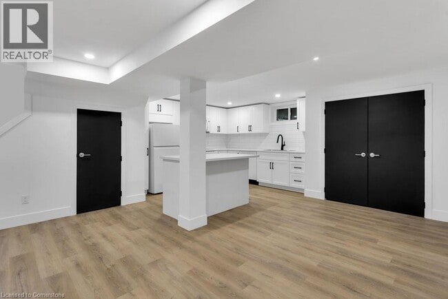 Building Photo - 34 Windermere Crescent