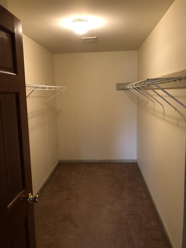 Foto del edificio - 63 Walmet Ln