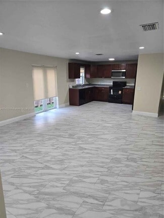 Building Photo - 2433 Garfield St