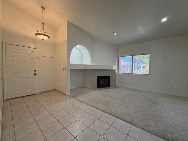 Building Photo - Cozy 2nd floor condo in small quiet community w/ pool & spa