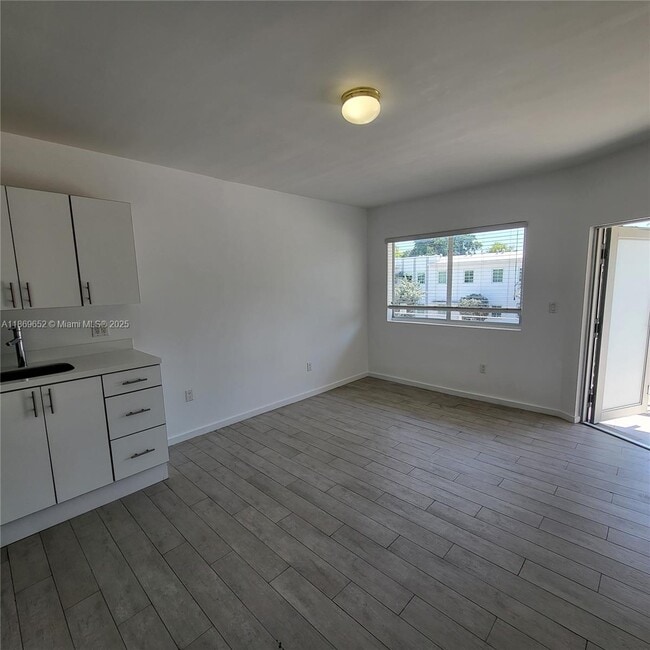 Foto del edificio - 1601 Meridian Ave